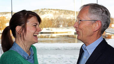 Student Emma Moberg og mentor Lars Lund-Roland har funnet tonen. Foto: Caroline Bækkelund Hauge, NRK