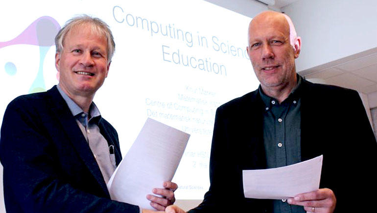 Nærbilde av de to som signerte avtalen mellom USN og UiO. Dekan Morten Christian Melaaen og UiO-professor Knut Mørken. 