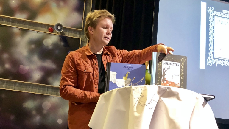 Øyvind Torseter under bildebokkonferansen 2018. foto.