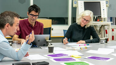 USN-forskere og ansatte i selskapene samlet til felles workshop på campus Kongsberg. (Foto: Jan-Henrik Kulberg/USN)