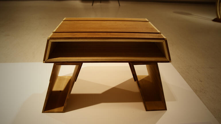 bord laget av Chiharu