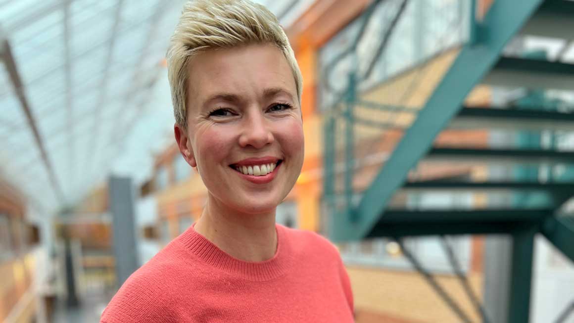 FORSKET PÅ NAV: Karianne Nyheim Stray har forsket på det som kalles dialogmøte 2. (Foto: Linda Wike Ljungblad) Karianne Nyheim Stray ved Universitetet i Sørøst-Norge har forsket på det som kalles dialogmøte 2 i sitt doktorgradsarbeid. Bilde av henne