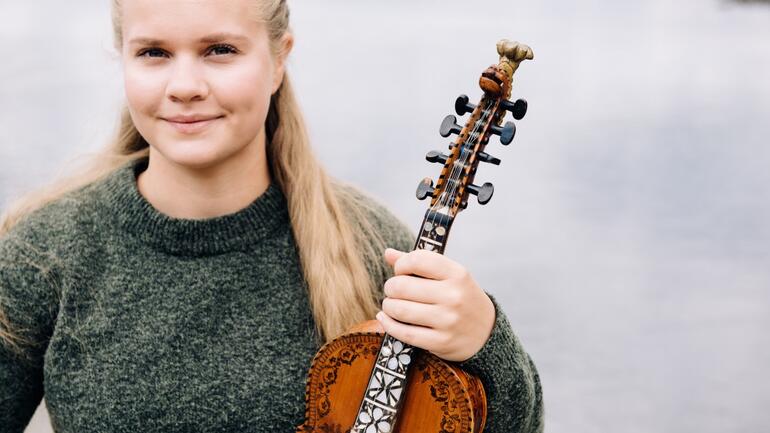 Vilde Westeng tar bachelor i folkemusikk på Rauland. FOTO: Gudrun Semons