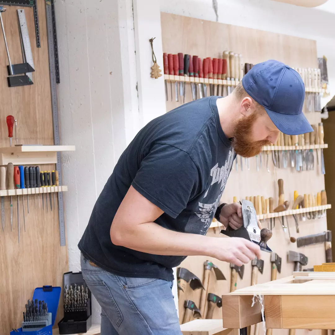 Student i verksted på campus Rauland