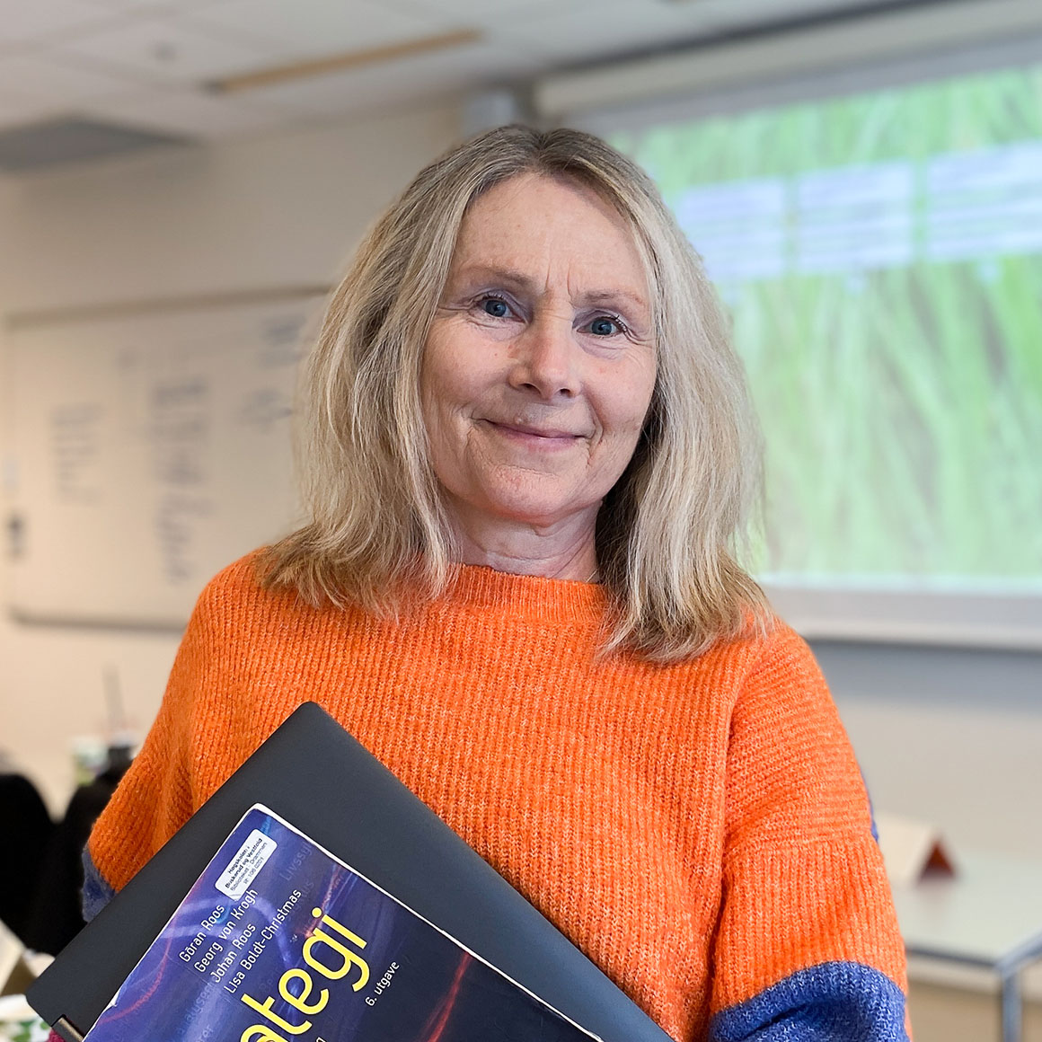 Eva Hjerpaasen studerer strategisk ledelse