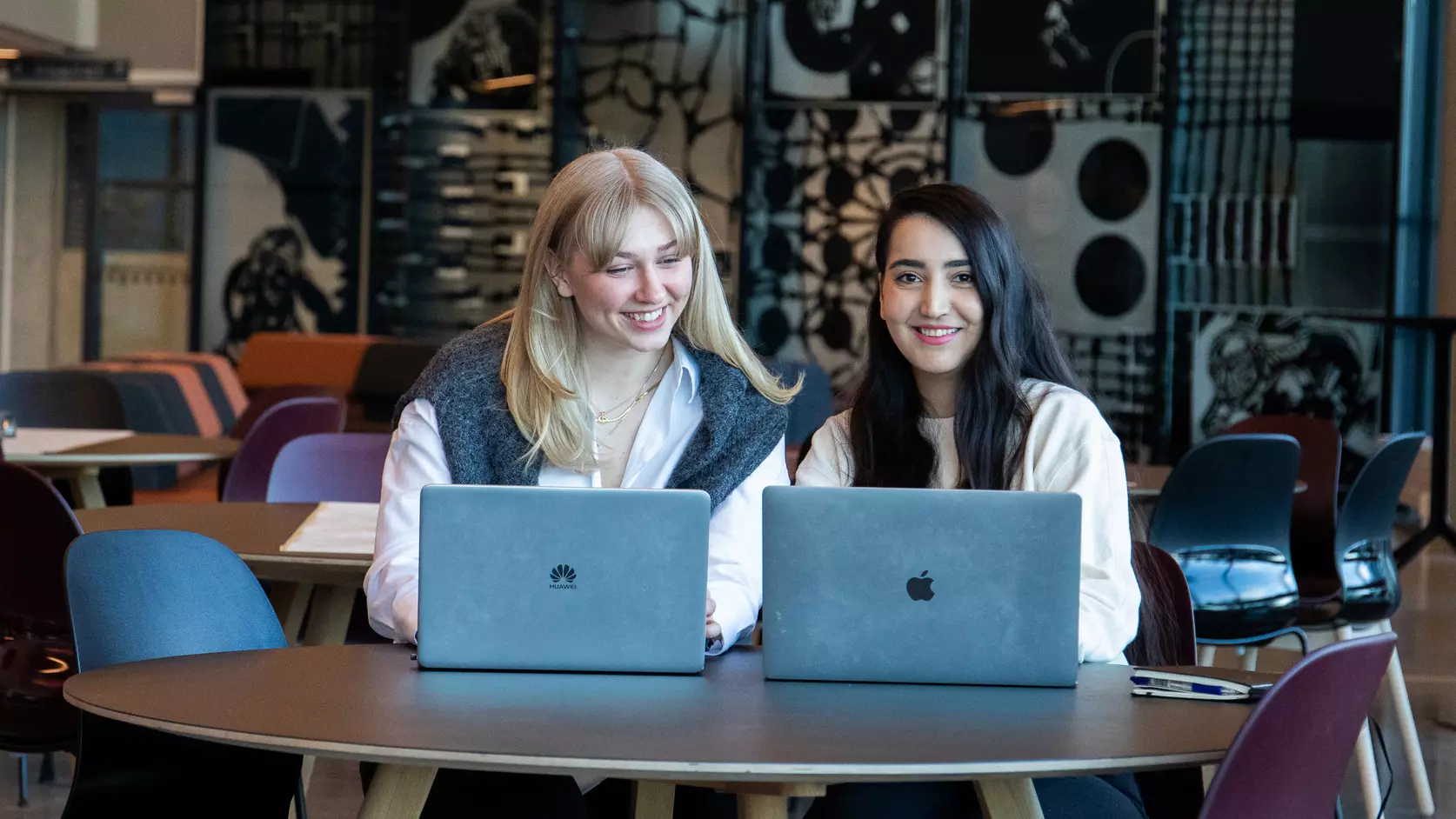 to studenter ved pcen