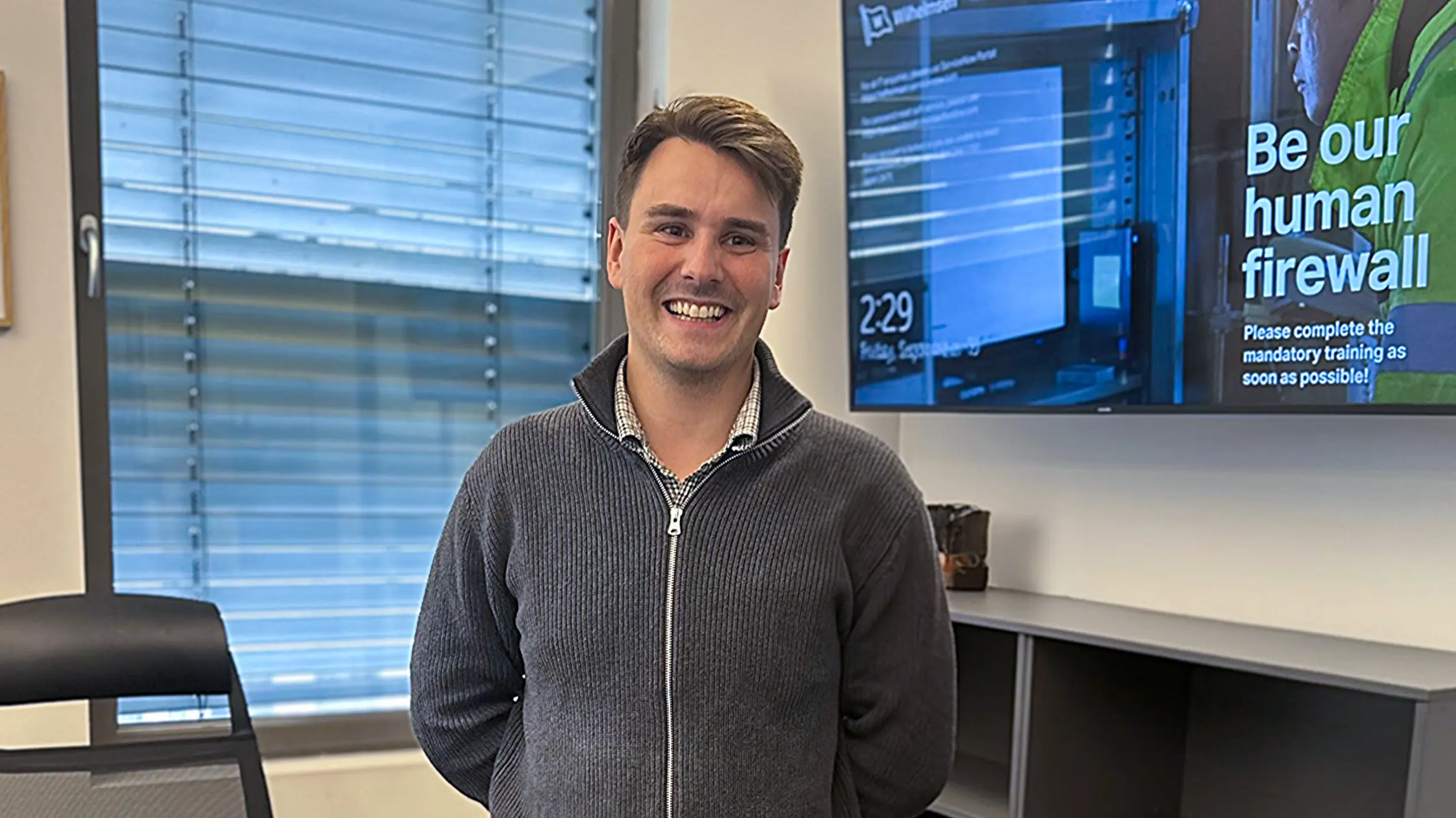 Jonas er yngst på kontoret og teamleder: Slik kapret han drømmejobben ...