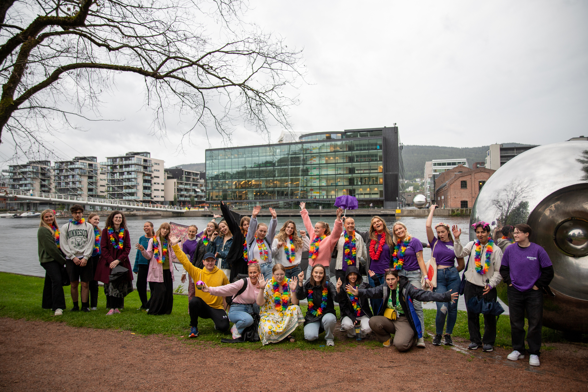Students in front of campus Drammen