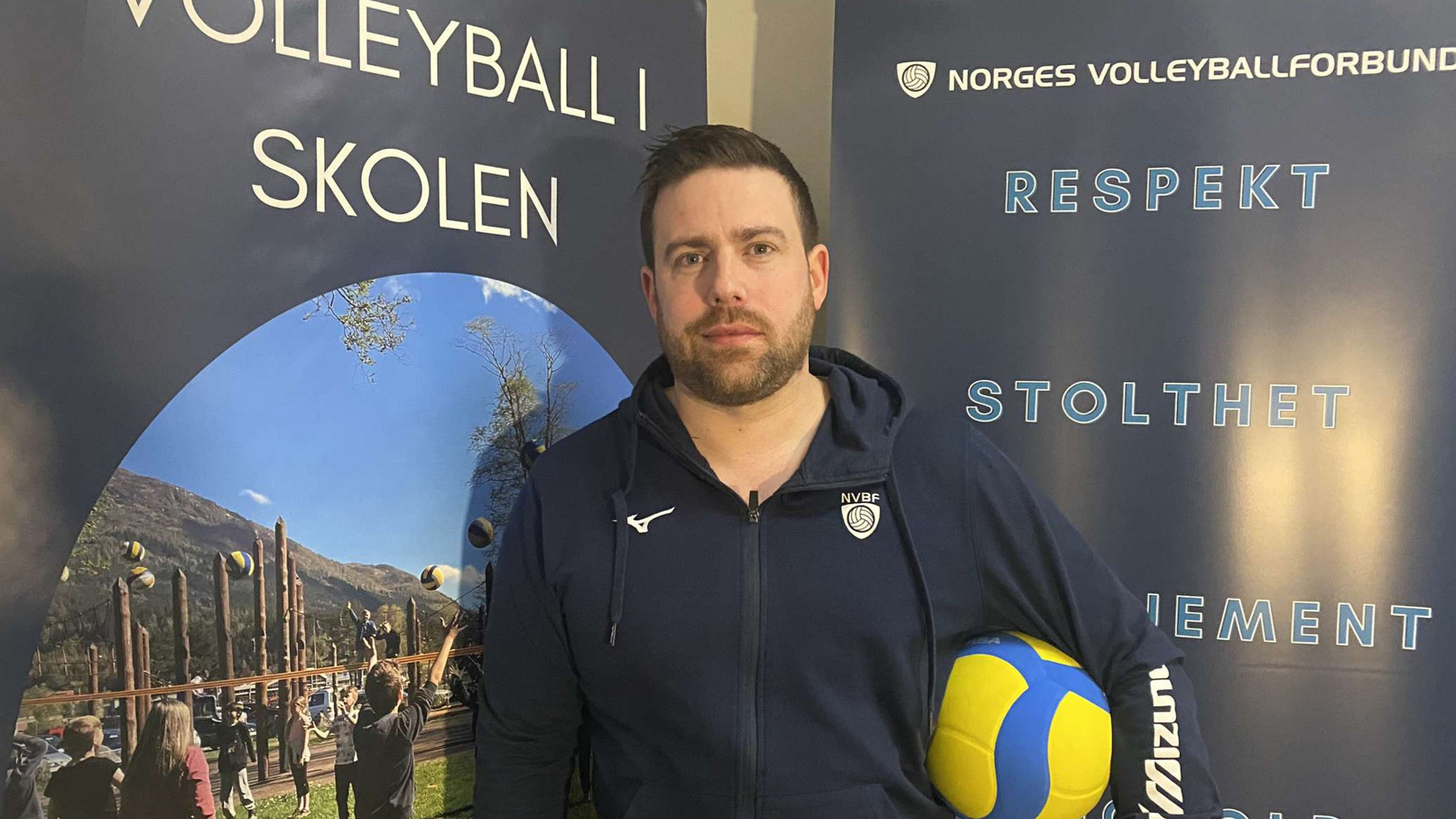 Utdanningskonsulent Eivind Rudaa i Norsk Volleyballforbund samarbeider tett med USN og studentene. eivind fra volleyballforbundet
