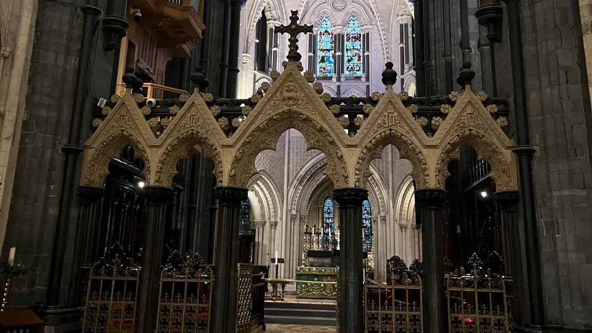 Innsiden av en kirke