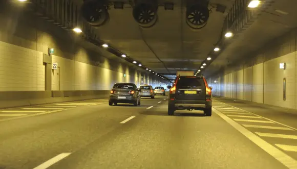 Hydrogenbil i tunnel