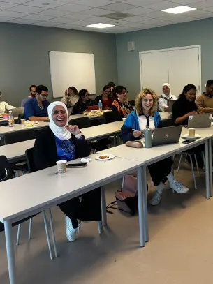 studenter i klasserommet. foto