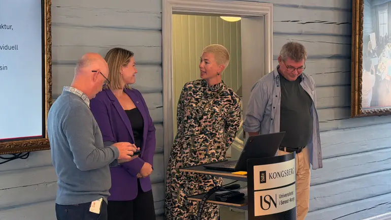 DIFFERENT PATHS: Three researchers with different routes into academia and different career ambitions. What they share is curiosity and an openness to new perspectives. fire forskere i panelsamtale