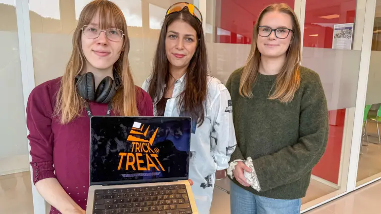 Picture of three female design-students