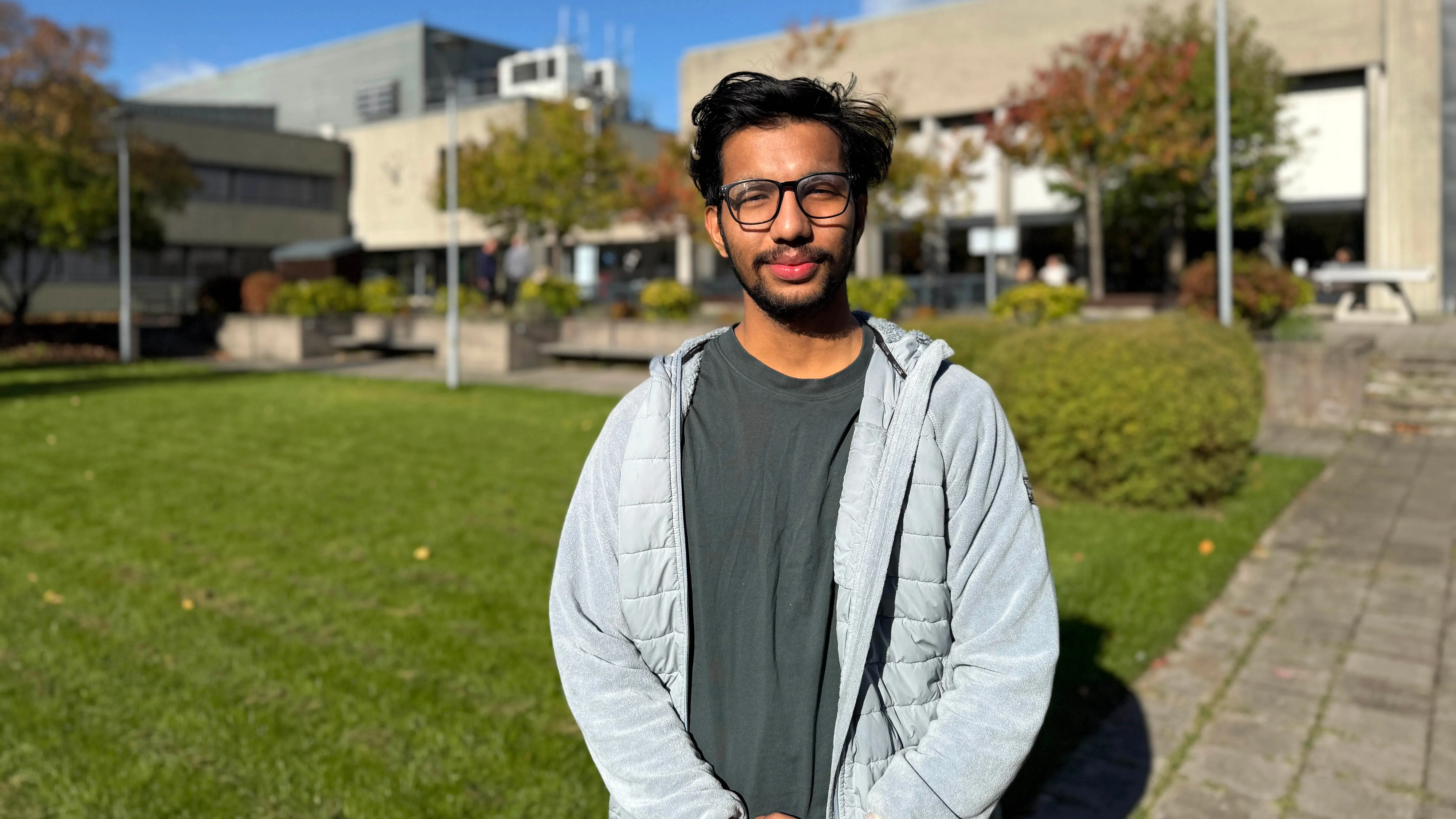 Student outside Campus Porsgrunn