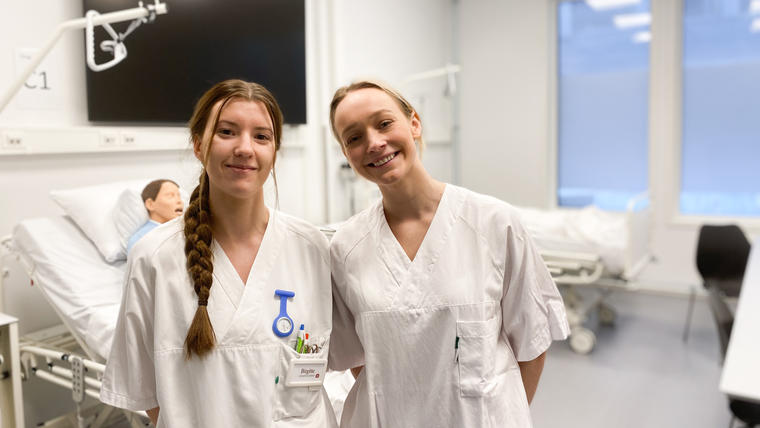 Sykepleiestudentene Birgitte og Torine